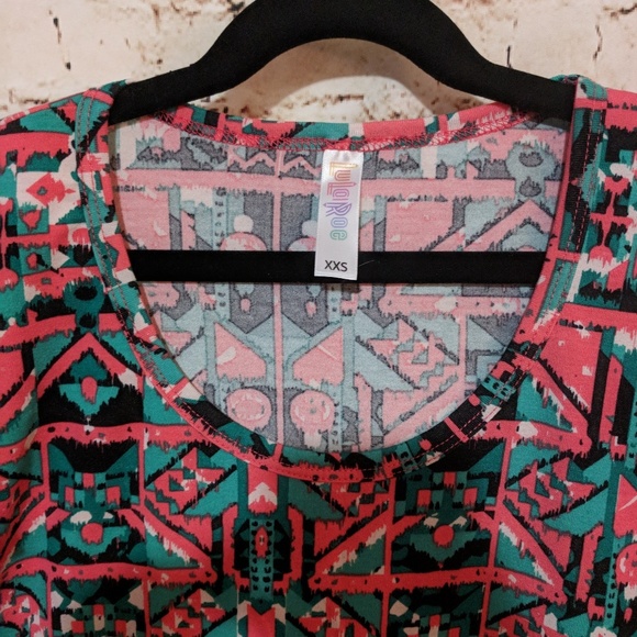 LulaRoe Tropical Aztec Classic Tee 濾 - Picture 2 of 3